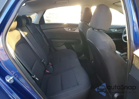 2021 Kia Forte Fe z USA, uszkodzony, nr VIN 3KPF24AD6ME324905